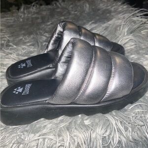 COUGAR JULEP Silver Metallic Puffy Slip On Slide Sandals Size 7